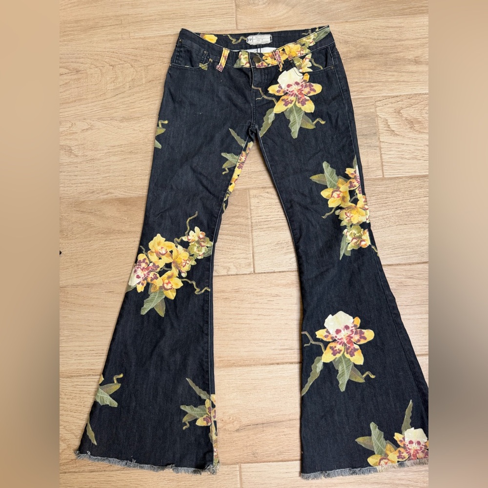 Free People Low Waist Floral Women's Jeans - Picture 2 of 7